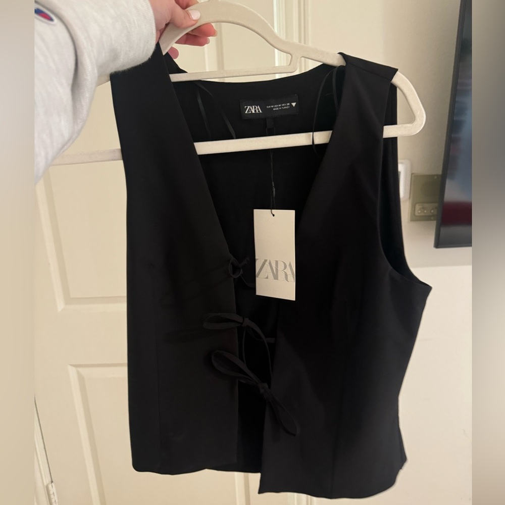 Zara Black Sleeveless Top